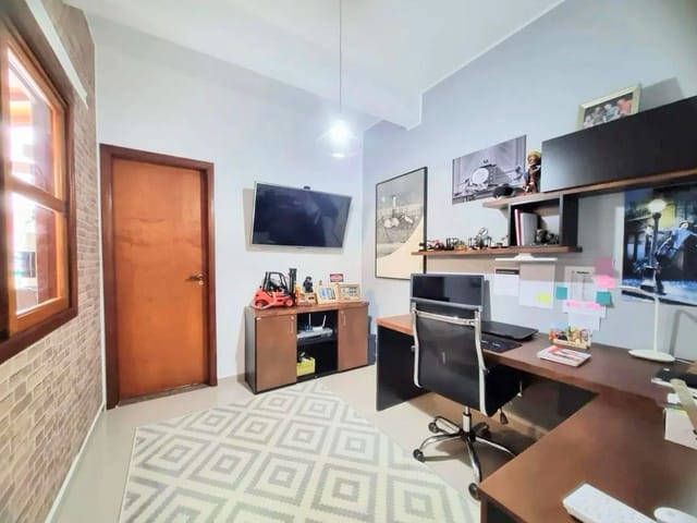 Casa com 268m² 4 quartos e 3 banheiros, à venda, no bairro Urbanova em São José dos Campos
