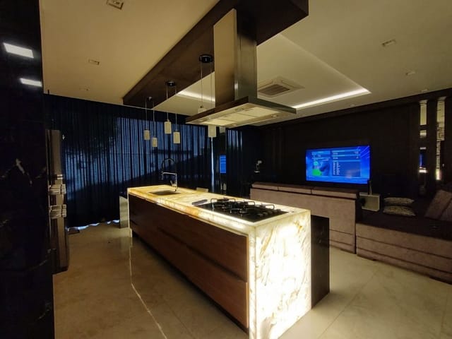 Casa com 360m² 4 quartos e 6 banheiros, à venda, no bairro Esperança em Londrina