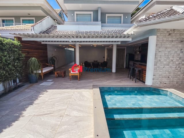Casa 4 quartos e 6 banheiros, à venda, no bairro Recreio dos Bandeirantes em Rio de Janeiro