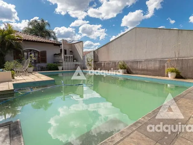 Casa com 924m² 4 quartos e 6 banheiros, à venda, no bairro Centro em Ponta Grossa