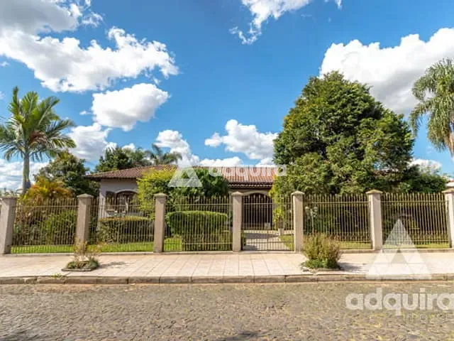 Casa com 924m² 4 quartos e 6 banheiros, à venda, no bairro Centro em Ponta Grossa