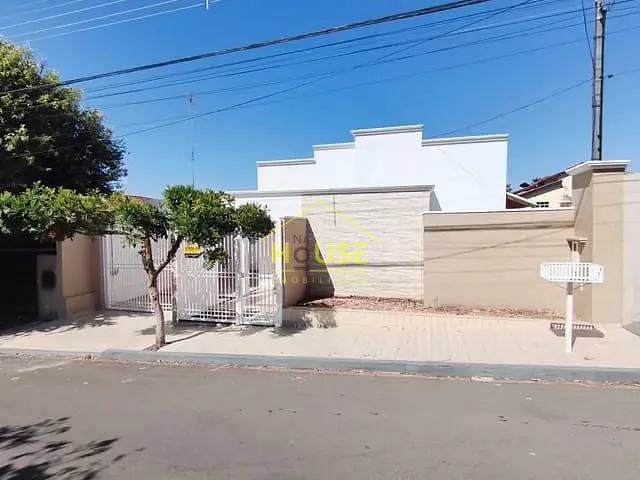 Casa com 229m² 3 quartos e 1 banheiro, à venda, no bairro Patrimônio Velho em Votuporanga