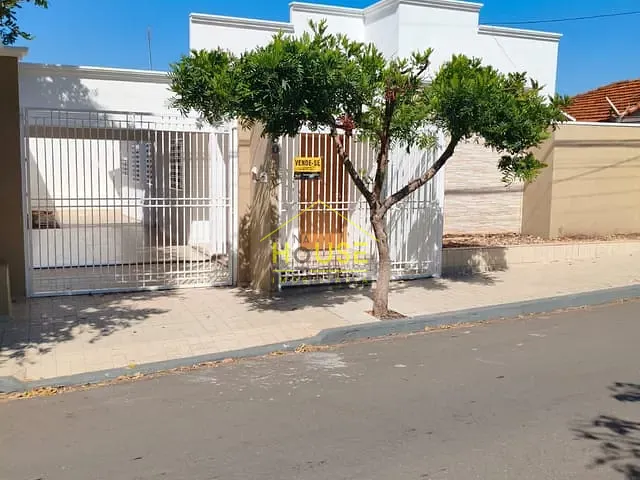 Casa com 229m² 3 quartos e 1 banheiro, à venda, no bairro Patrimônio Velho em Votuporanga
