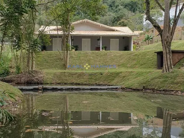 Casa com 2950m² 4 quartos e 6 banheiros, à venda, no bairro Pedro do Rio em Petrópolis