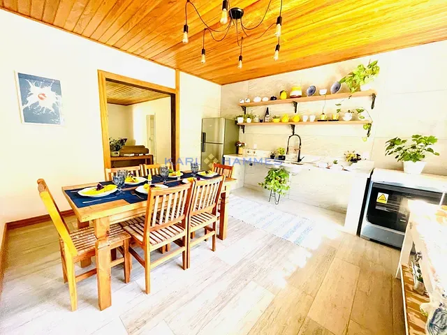 Casa com 2950m² 4 quartos e 6 banheiros, à venda, no bairro Pedro do Rio em Petrópolis