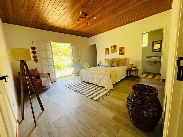 Casa com 2950m² 4 quartos e 6 banheiros, à venda, no bairro Pedro do Rio em Petrópolis