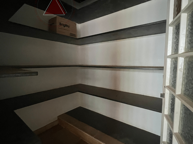 Casa com 300m² 3 quartos e 2 banheiros, à venda ou para alugar, no bairro Parque dos Lima em Franca