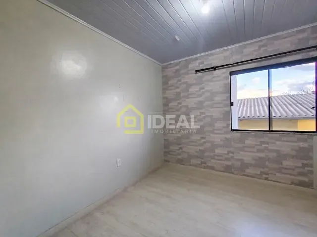 Casa com 180m² 3 quartos e 3 banheiros, para alugar, no bairro Primavera em Concórdia
