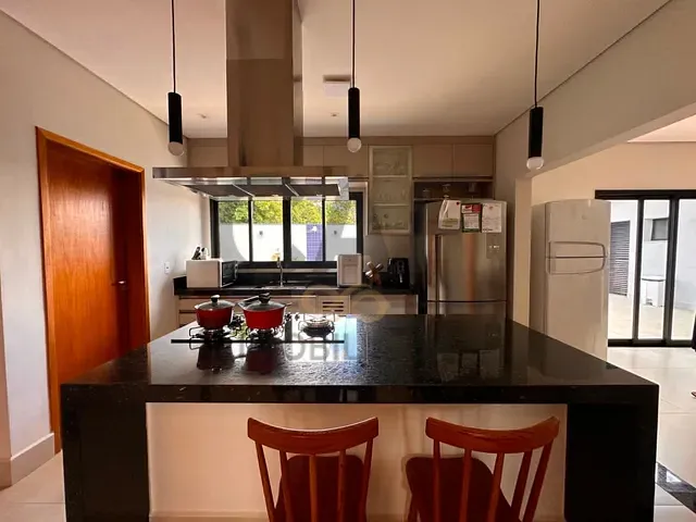 Casa com 450m² 4 quartos e 5 banheiros, à venda, no bairro Condomínio Nova Holanda em Holambra