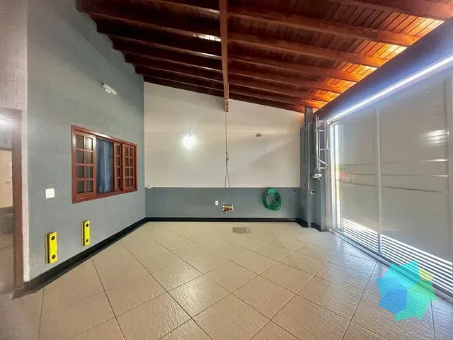 Casa com 180m² 3 quartos e 2 banheiros, à venda, no bairro Jardim Nair Maria em Salto