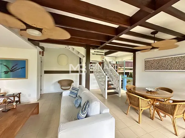 Casa 4 quartos e 7 banheiros, à venda, no bairro Camburi em São Sebastião