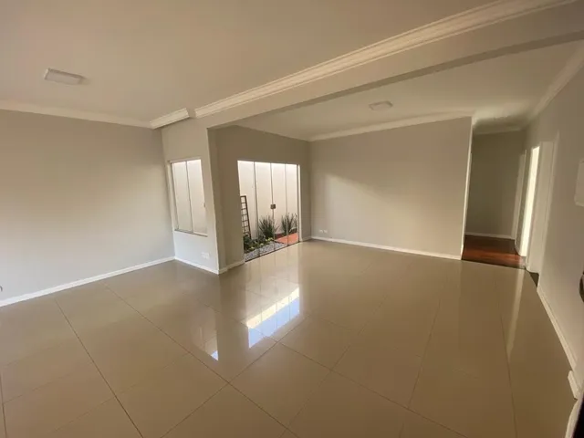 Casa com 359m² 3 quartos e 3 banheiros, à venda, no bairro Bandeirantes em Londrina