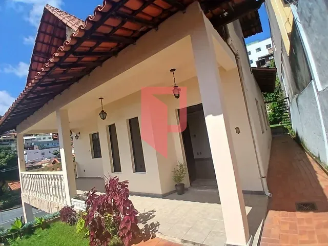 Casa com 390m² 4 quartos e 3 banheiros, à venda, no bairro Caiçaras em Belo Horizonte