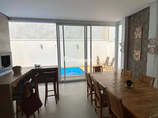 Casa com 420m² 3 quartos e 5 banheiros, à venda ou para alugar, no bairro Condomínio Vale dos Pássaros em Anápolis