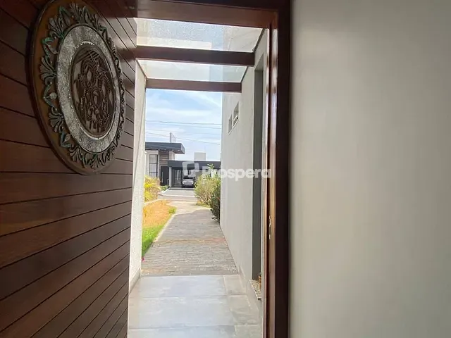 Casa com 420m² 3 quartos e 5 banheiros, à venda ou para alugar, no bairro Condomínio Vale dos Pássaros em Anápolis