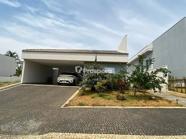 Casa com 420m² 3 quartos e 5 banheiros, à venda ou para alugar, no bairro Condomínio Vale dos Pássaros em Anápolis