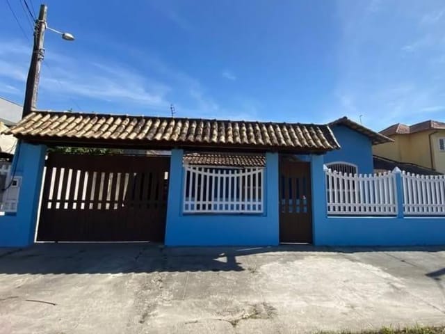 Casa 3 quartos e 2 banheiros, à venda, no bairro Serramar em Rio das Ostras