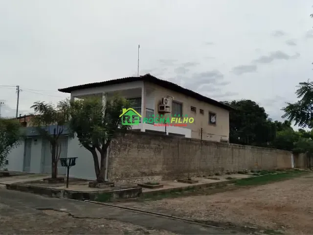 Casa com 300m² 6 quartos e 2 banheiros, à venda, no bairro Lorival Parente em Teresina