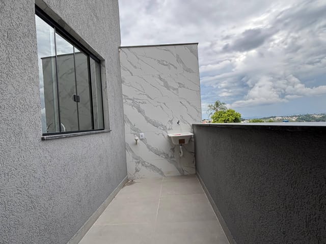 Casa 2 quartos e 2 banheiros, à venda, no bairro Nacional em Contagem