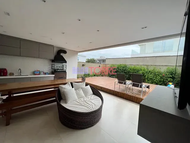 Casa com 405m² 4 quartos e 5 banheiros, à venda, no bairro Salobrinho em Ilhéus