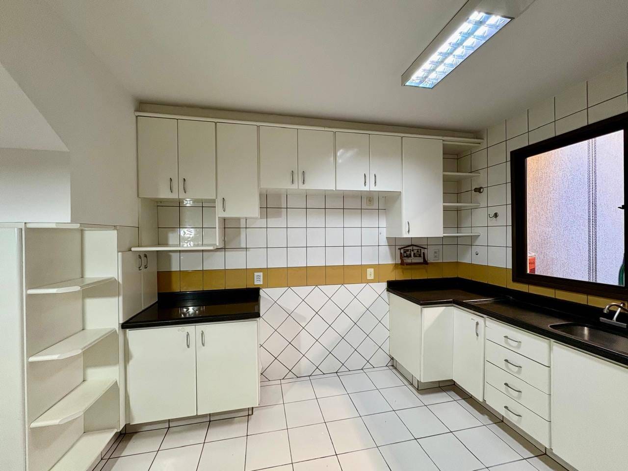 Casa à venda com 3 quartos, 120m² - Foto 4
