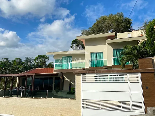 Casa com 420m² 3 quartos e 5 banheiros, à venda, no bairro Velha em Blumenau