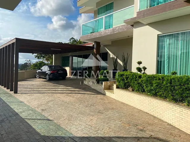 Casa com 420m² 3 quartos e 5 banheiros, à venda, no bairro Velha em Blumenau
