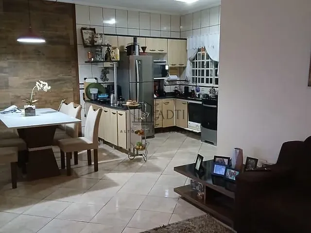 Casa 2 quartos e 2 banheiros, à venda, no bairro Vila Nova Cintra em Mogi das Cruzes