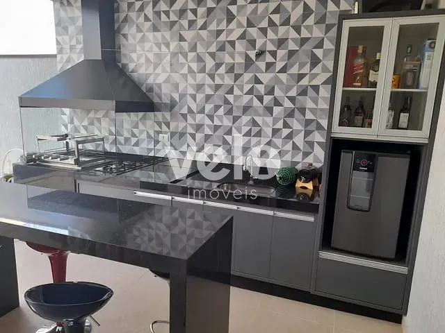 Casa com 250m² 3 quartos e 3 banheiros, à venda, no bairro Parque São Cristóvão em Taubaté