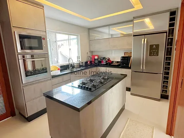 Casa com 280m² 5 quartos e 5 banheiros, à venda, no bairro Recreio dos Bandeirantes em Rio de Janeiro