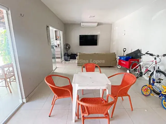 Casa com 293m² 3 quartos e 3 banheiros, à venda, no bairro Satélite em Teresina