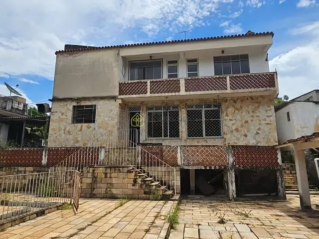 Casa com 1500m² 4 quartos e 5 banheiros, à venda, no bairro Santa Clara em Barra Mansa