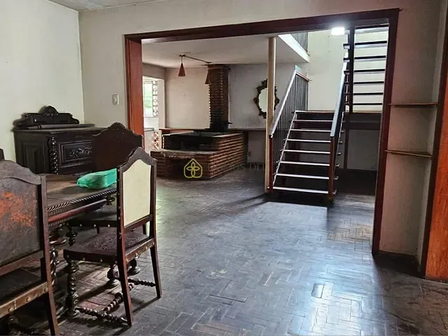 Casa com 1500m² 4 quartos e 5 banheiros, à venda, no bairro Santa Clara em Barra Mansa