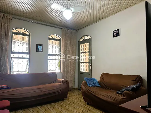 Casa com 150m² 2 quartos e 1 banheiro, à venda, no bairro Vila Molon em Americana