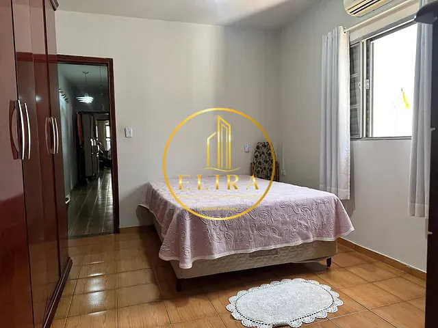 Casa com 150m² 2 quartos e 1 banheiro, à venda, no bairro Vila Molon em Americana