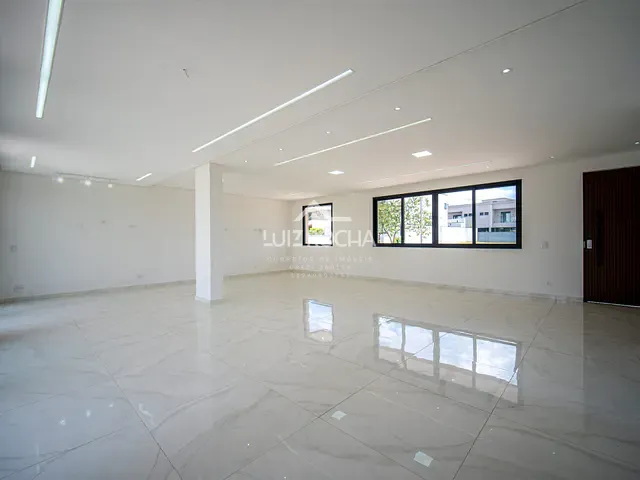 Casa com 526m² 4 quartos e 6 banheiros, à venda, no bairro Granja Viana em Carapicuíba