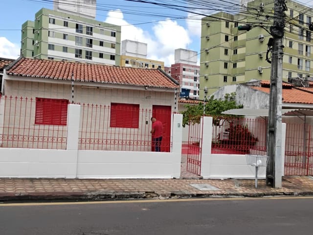 Casa 4 quartos e 2 banheiros, para alugar, no bairro Luzia em Aracaju