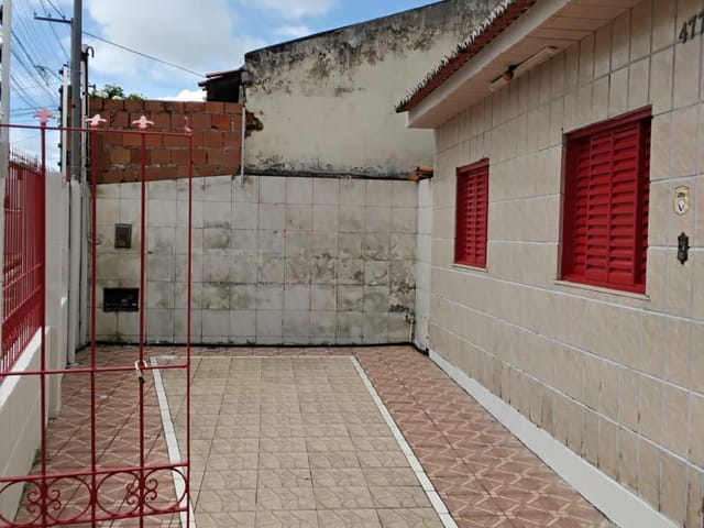 Casa 4 quartos e 2 banheiros, para alugar, no bairro Luzia em Aracaju