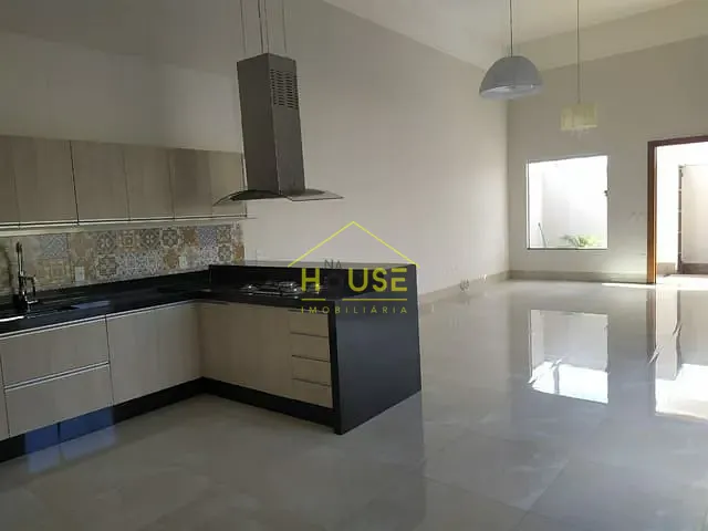 Casa à venda, no bairro Jardim Residencial Eulália em Votuporanga