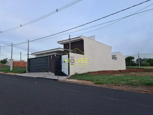 Casa à venda, no bairro Jardim Residencial Eulália em Votuporanga