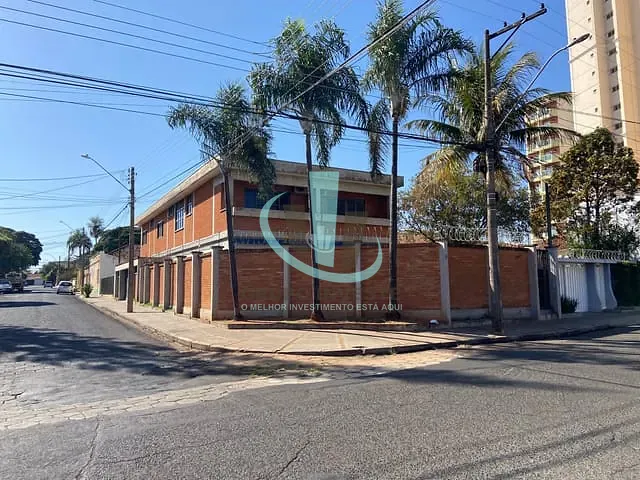 Sobrado com 409m² 5 quartos e 7 banheiros, à venda ou para alugar, no bairro CENTRO em ARARAQUARA