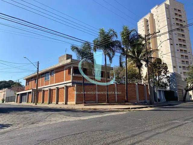 Sobrado com 409m² 5 quartos e 7 banheiros, à venda ou para alugar, no bairro CENTRO em ARARAQUARA