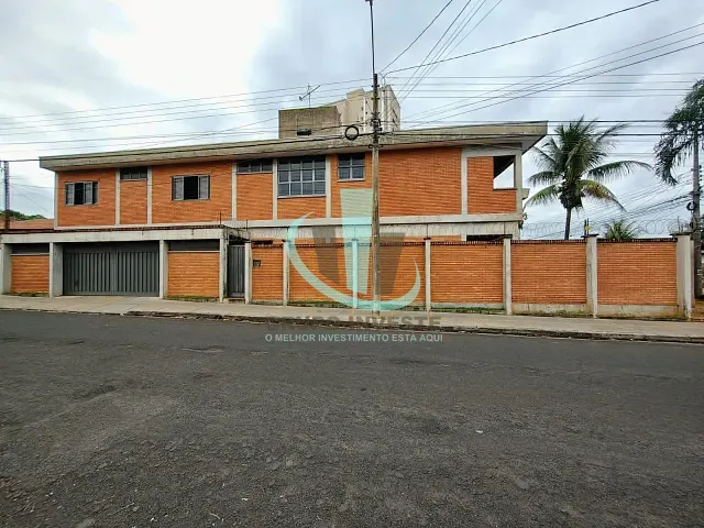 Sobrado com 409m² 5 quartos e 7 banheiros, à venda, no bairro CENTRO em ARARAQUARA