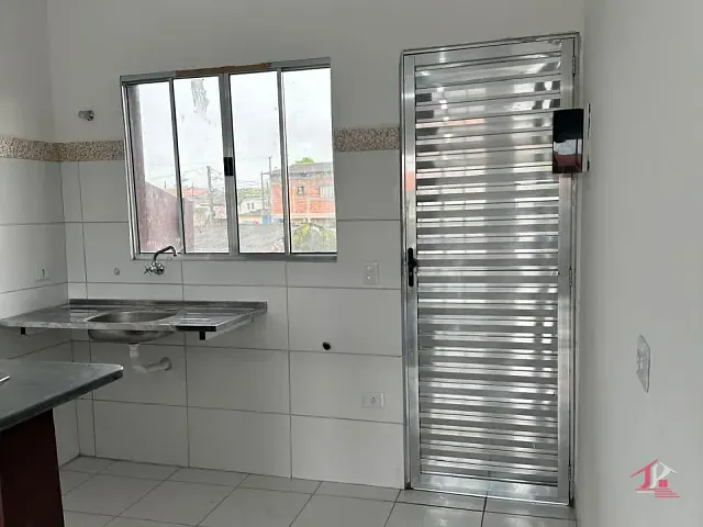 Casa 2 quartos e 1 banheiro, para alugar, no bairro Corumba em Itanhaém