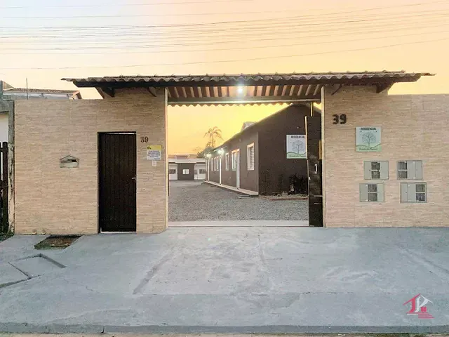 Casa 2 quartos e 1 banheiro, para alugar, no bairro Corumba em Itanhaém