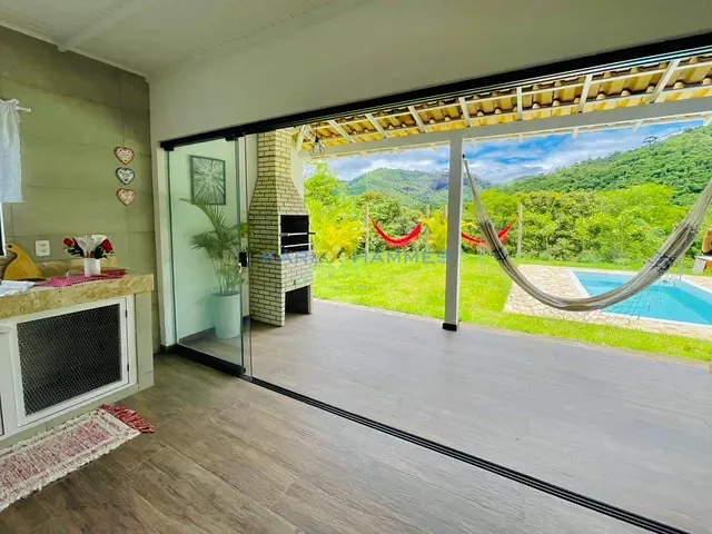 Casa com 2800m² 3 quartos e 3 banheiros, à venda, no bairro Pedro do Rio em Petrópolis