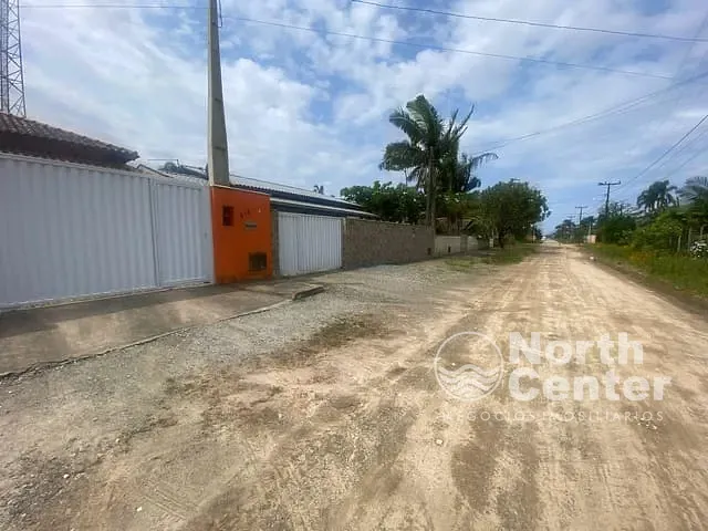 Casa com 372m² 2 quartos e 1 banheiro, à venda, no bairro Costeira em Balneário Barra do Sul