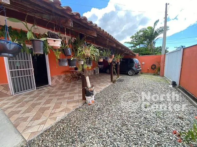Casa com 372m² 2 quartos e 1 banheiro, à venda, no bairro Costeira em Balneário Barra do Sul