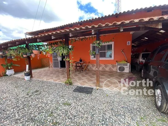 Casa com 372m² 2 quartos e 1 banheiro, à venda, no bairro Costeira em Balneário Barra do Sul