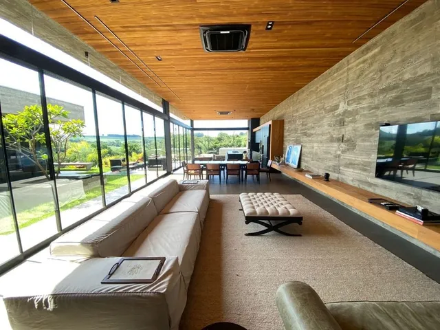 Casa com 2086m² 4 quartos e 5 banheiros, à venda, no bairro Esperança em Londrina